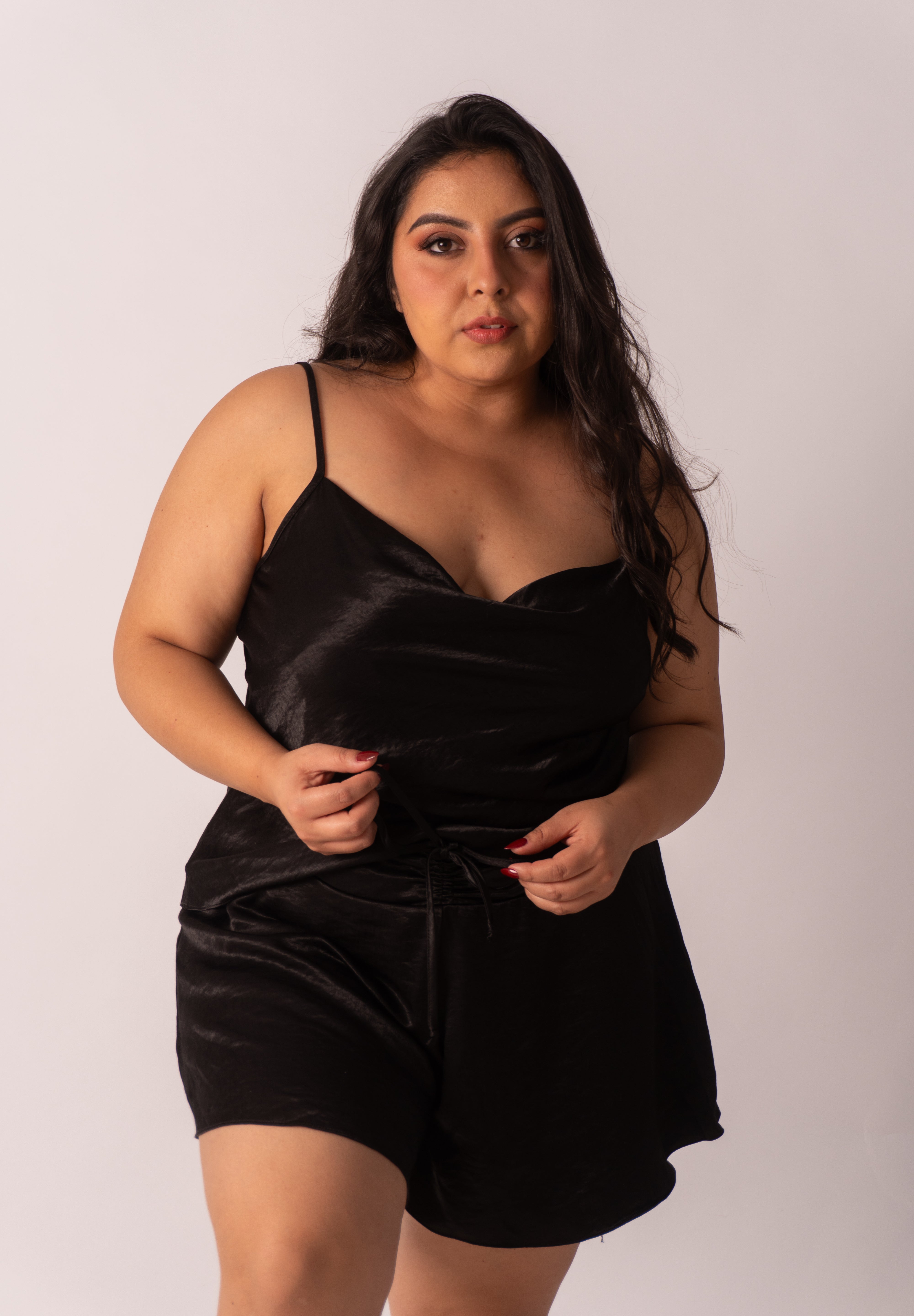 Noir Satin– V-Collection