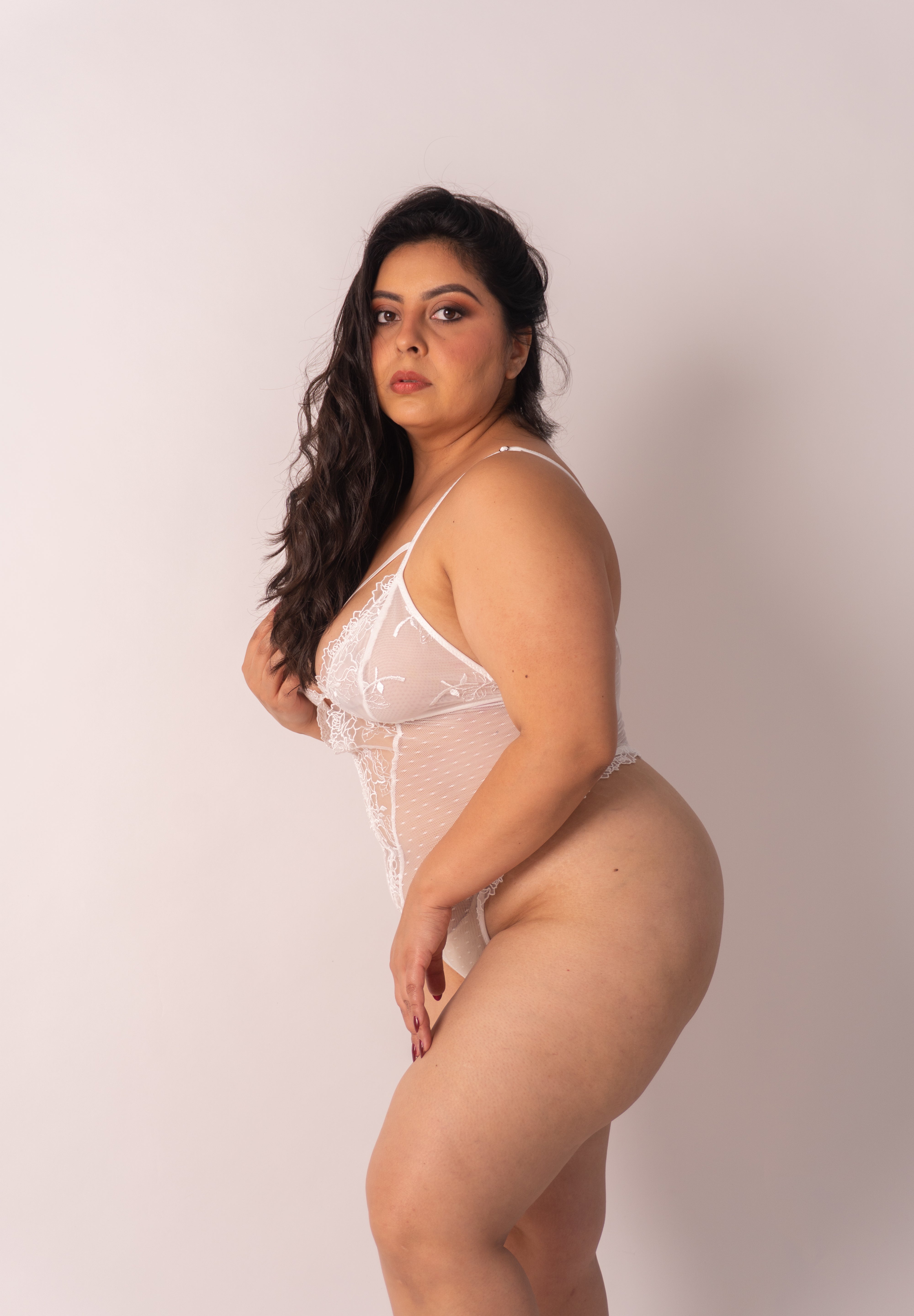 Ivory Body – V-Collection