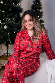 Red Plaid Xmas Woman